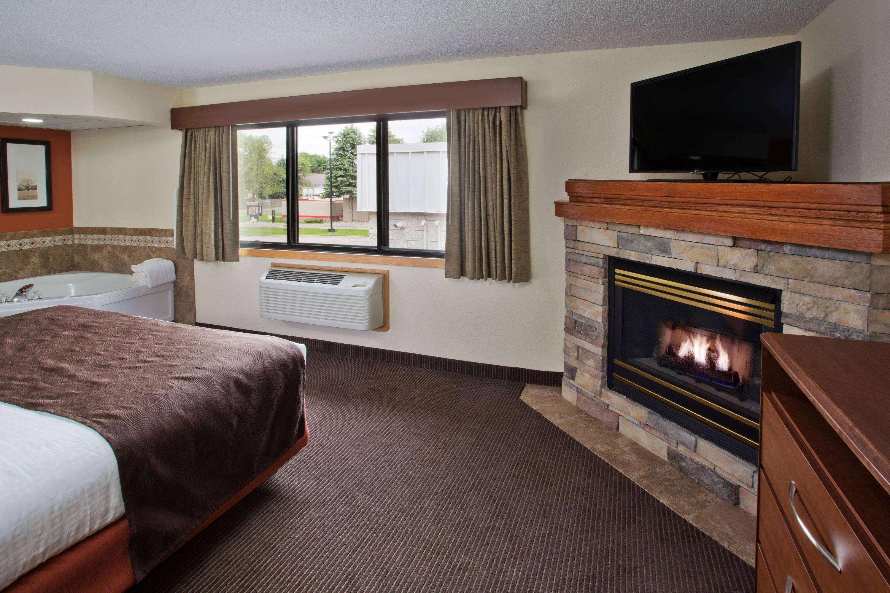 Americinn By Wyndham Grand Forks Exterior photo